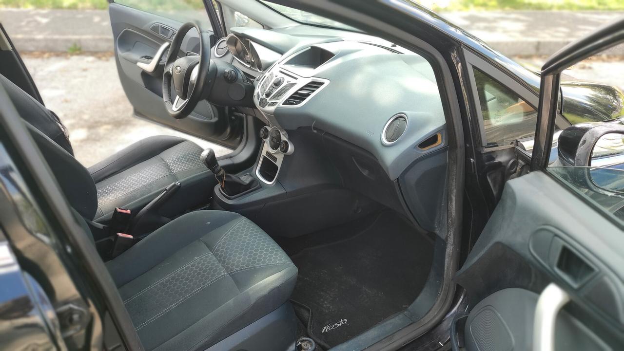 Ford Fiesta 1.4 TDCi 5p. Titanium NEOPATENTATI - 2010