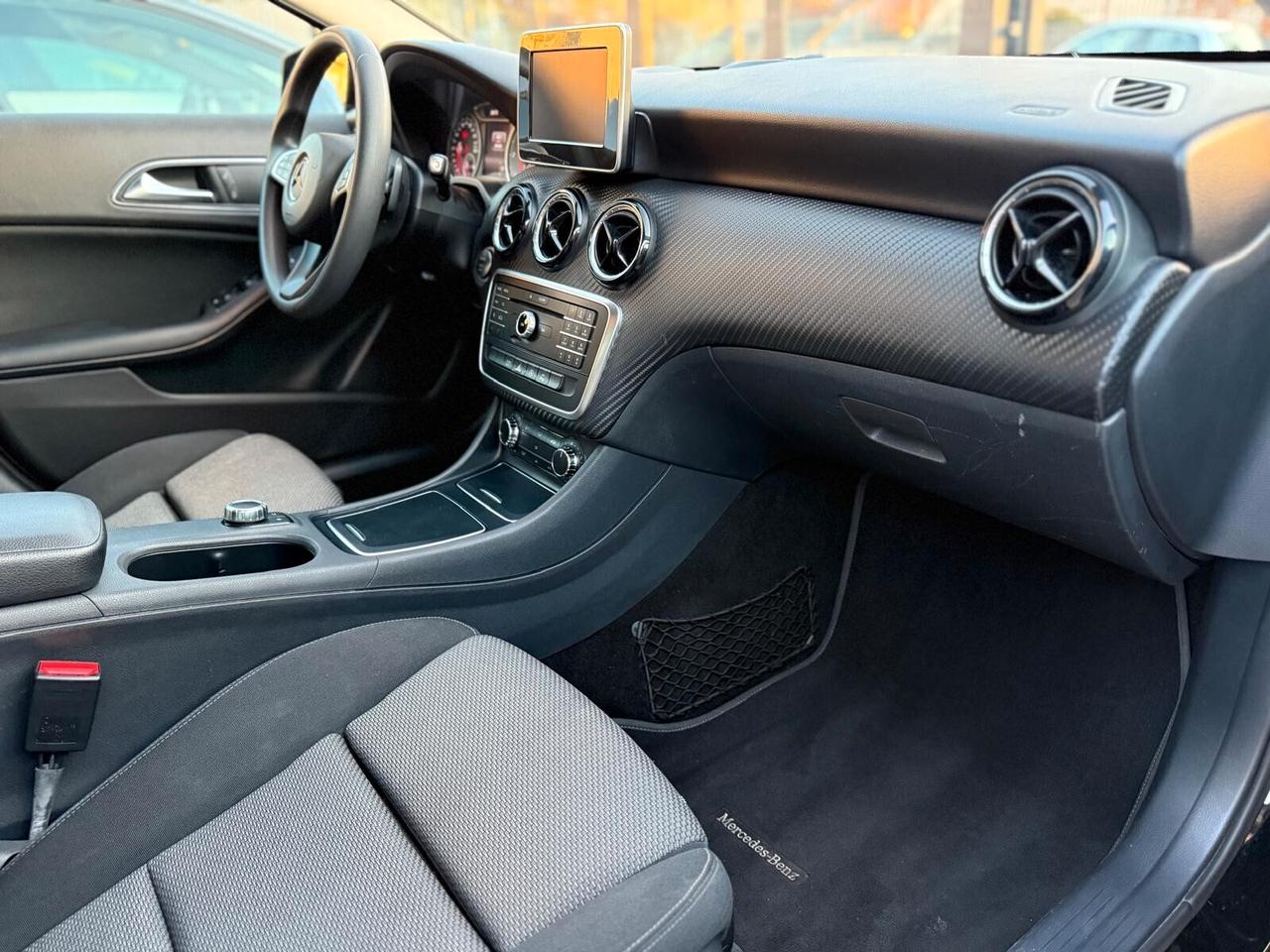 GLA 180d Automatic Premium UNICO PROPRIETARIO