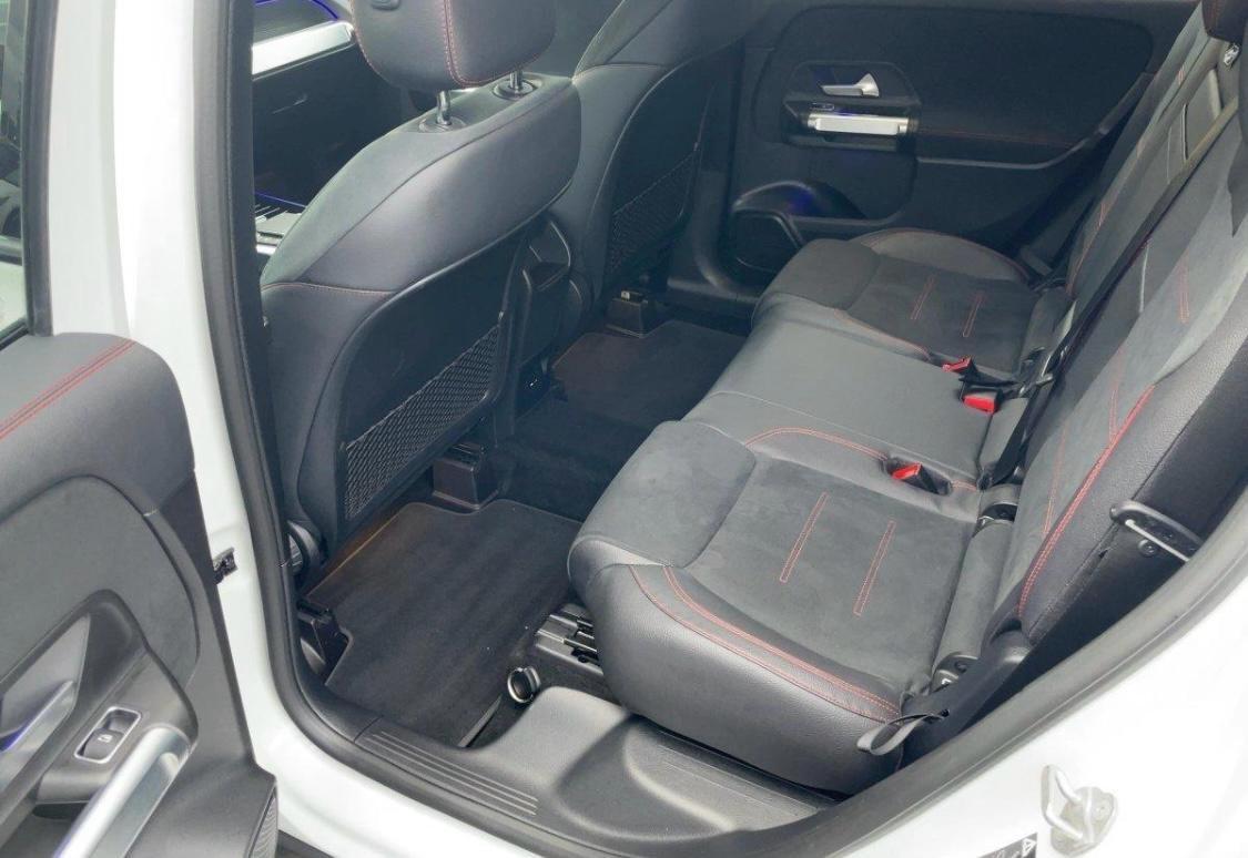 Mercedes-benz GLB 180 AMG-Rata da 310€ al mese