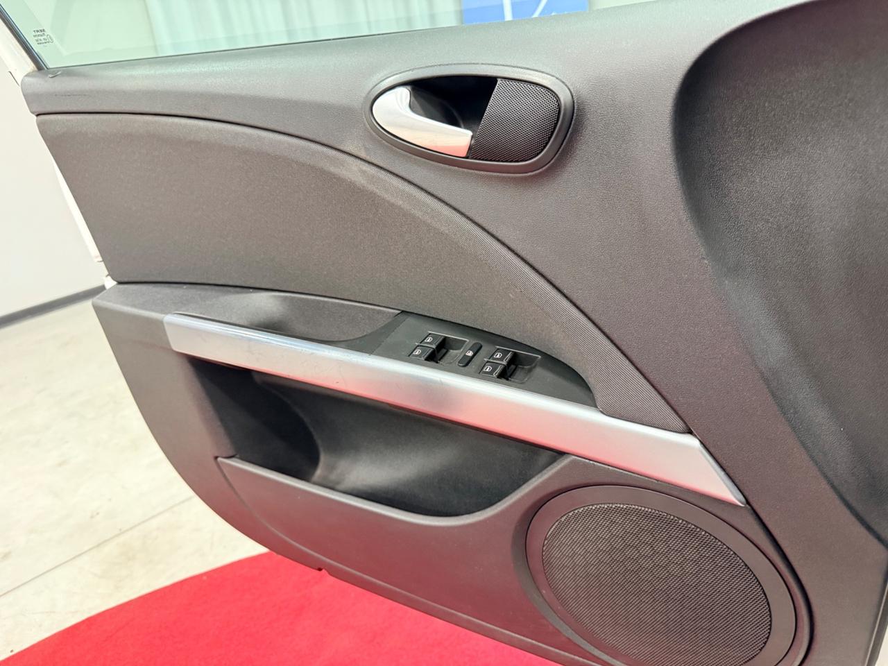 Seat Leon 1.6 TDI CR 105CV UNICO PROPRIETARIO OK NEOPATENTATI