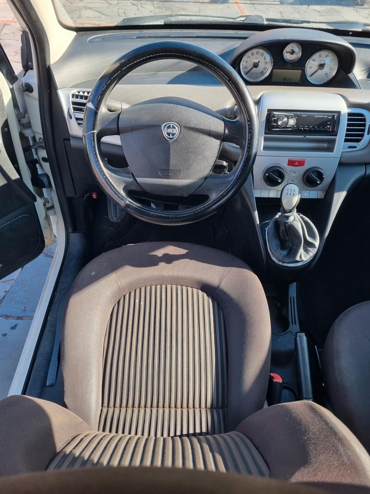 Lancia Ypsilon 1.4 Platino