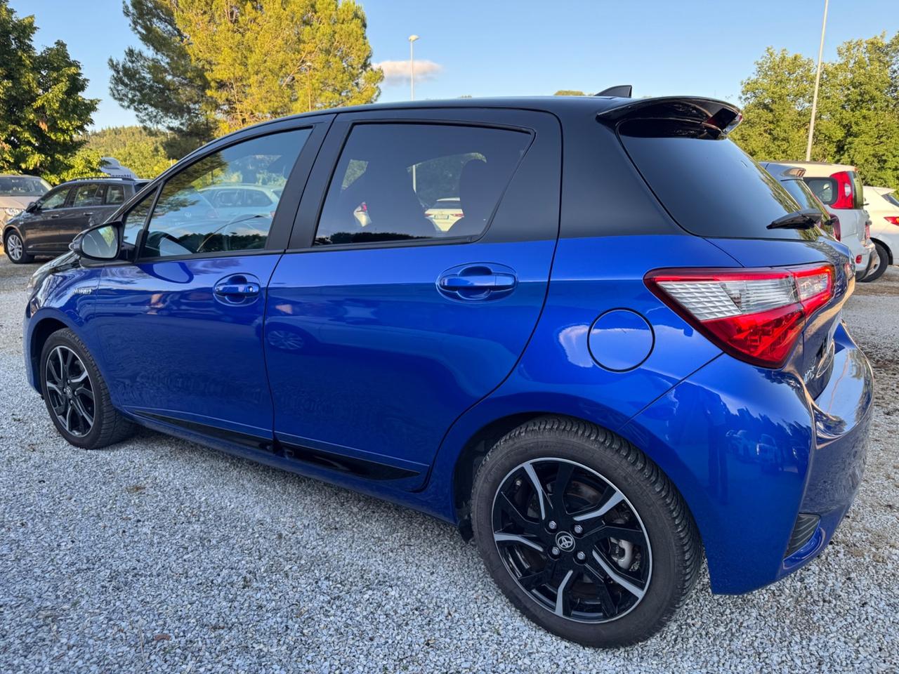 Toyota Yaris 1.5 Hybrid Trend Blue Edition
