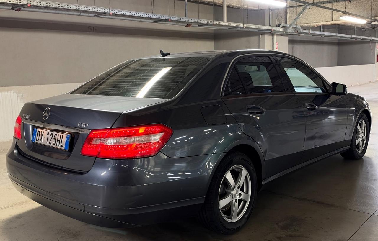 Mercedes-benz E 220 CDI BlueEFFICIENCY Avantgarde