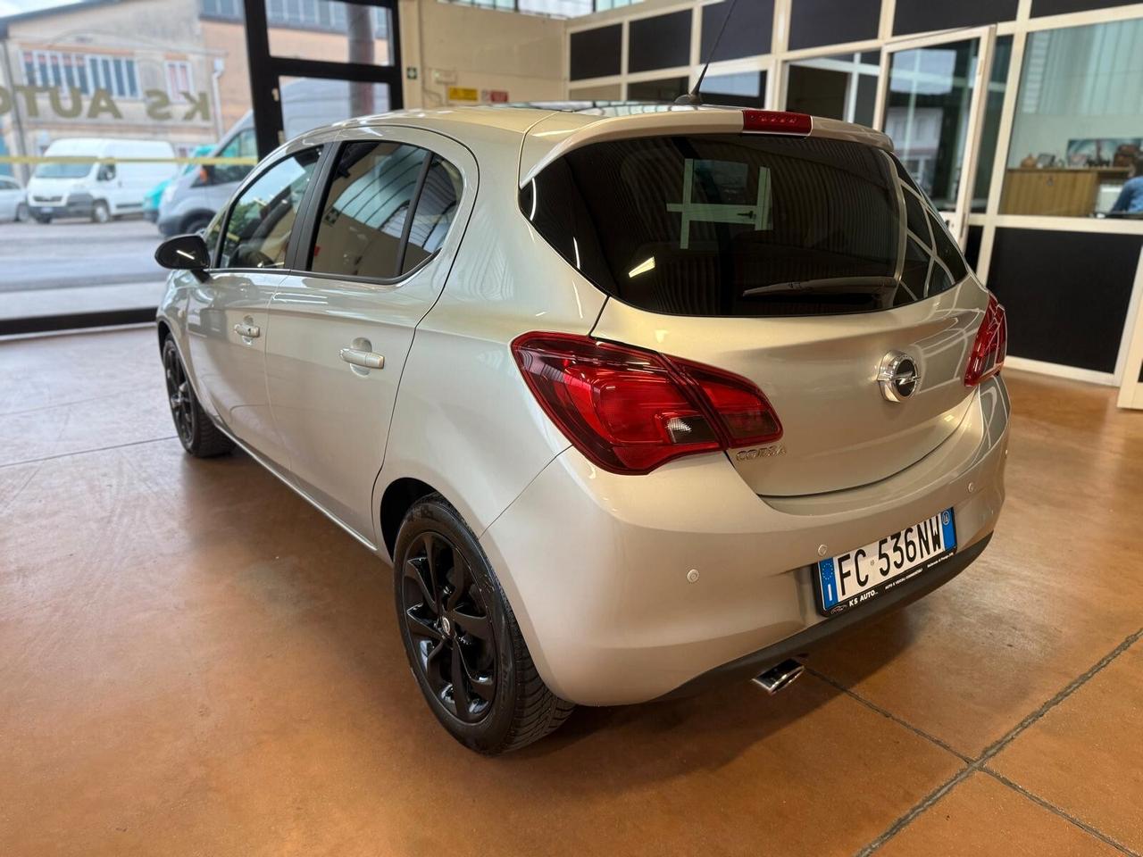 Opel Corsa 1.2 5 porte b-Color ok neopatentati