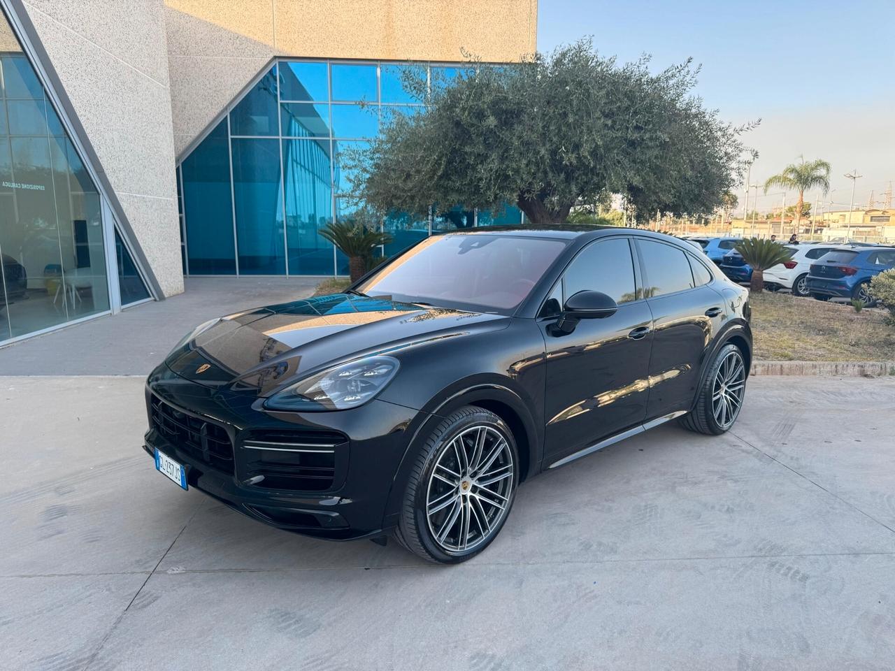 Porsche Cayenne Coupe Turbo S possibilità noleggio no scoring