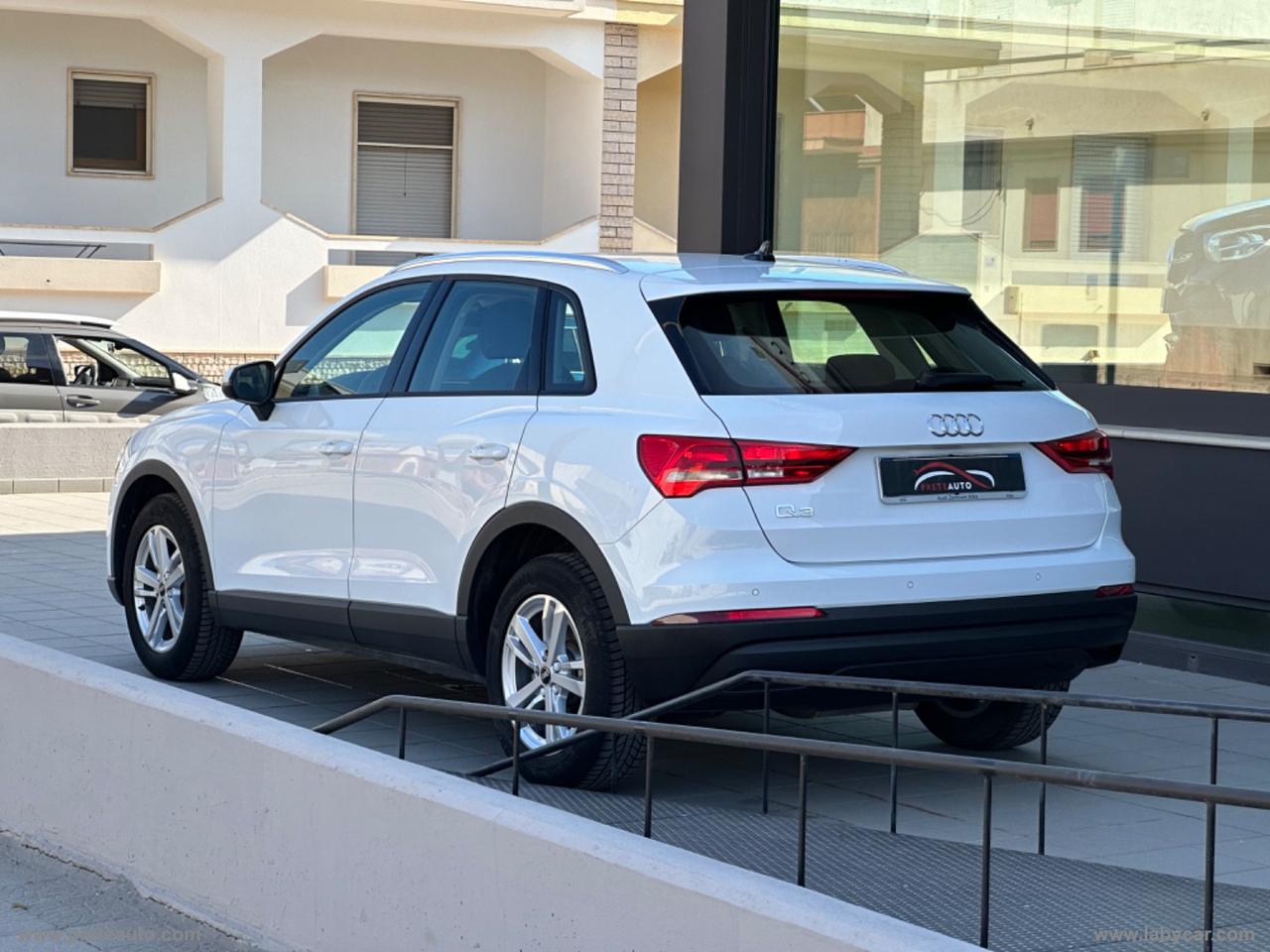 AUDI Q3 35 TDI S tronic Business