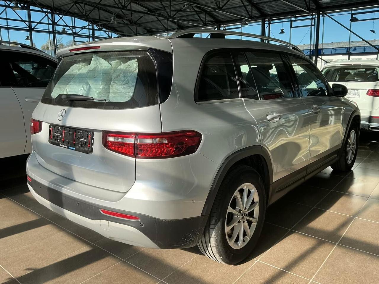 Mercedes-Benz GLB 200 d Premium AMG + LED + TELECAMERA