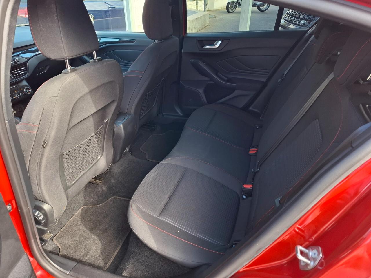 Ford focus 1.0 hybrid 125cv cv St-line 2021