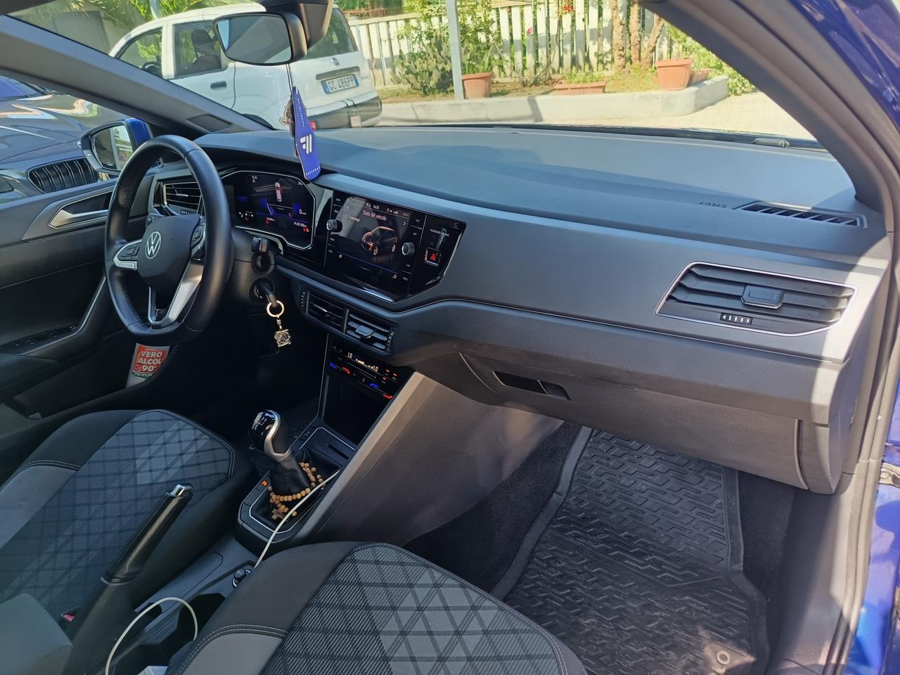 VOLKSWAGEN Polo 1.0 TSI R-Line