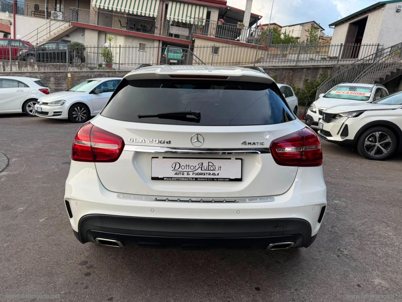 MERCEDES-BENZ GLA 200 d Automatic 4Matic Premium