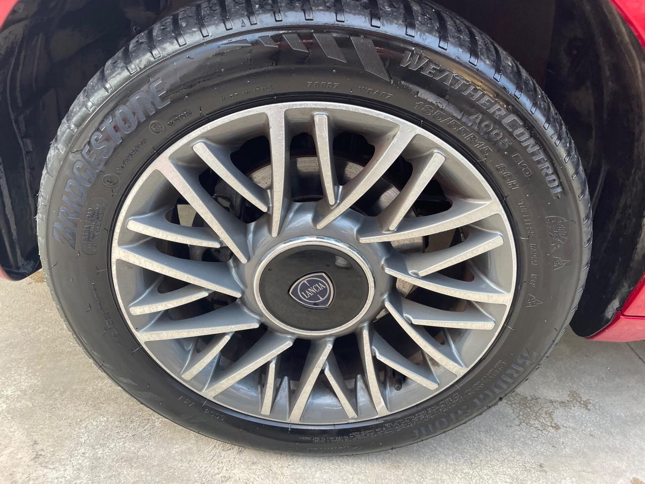 Lancia Ypsilon 0.9 TwinAir 85 CV 5 porte S&S DFN Platinum