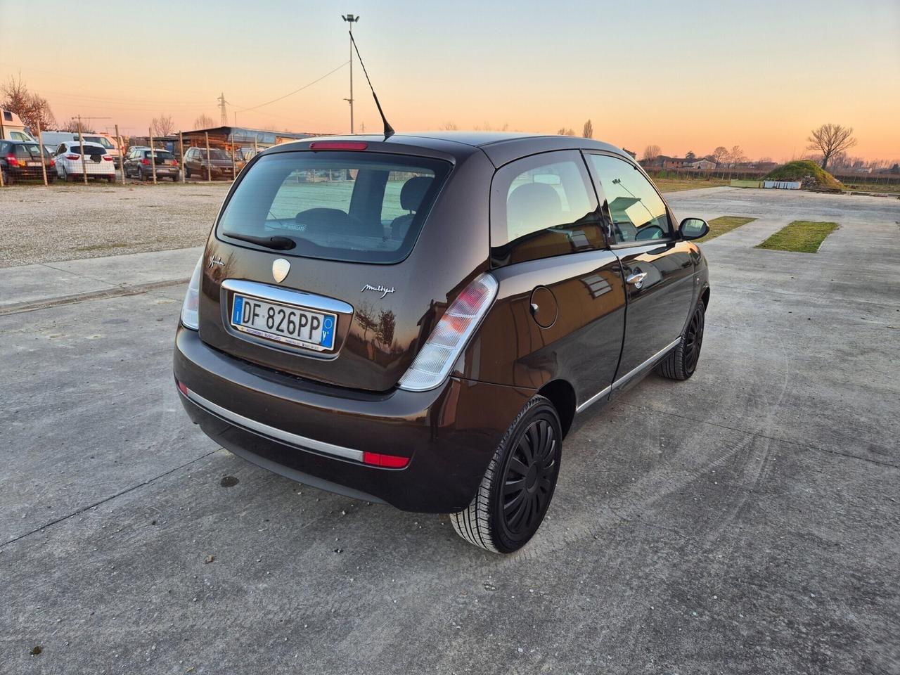 Lancia Ypsilon 1.3 MJT 75 CV