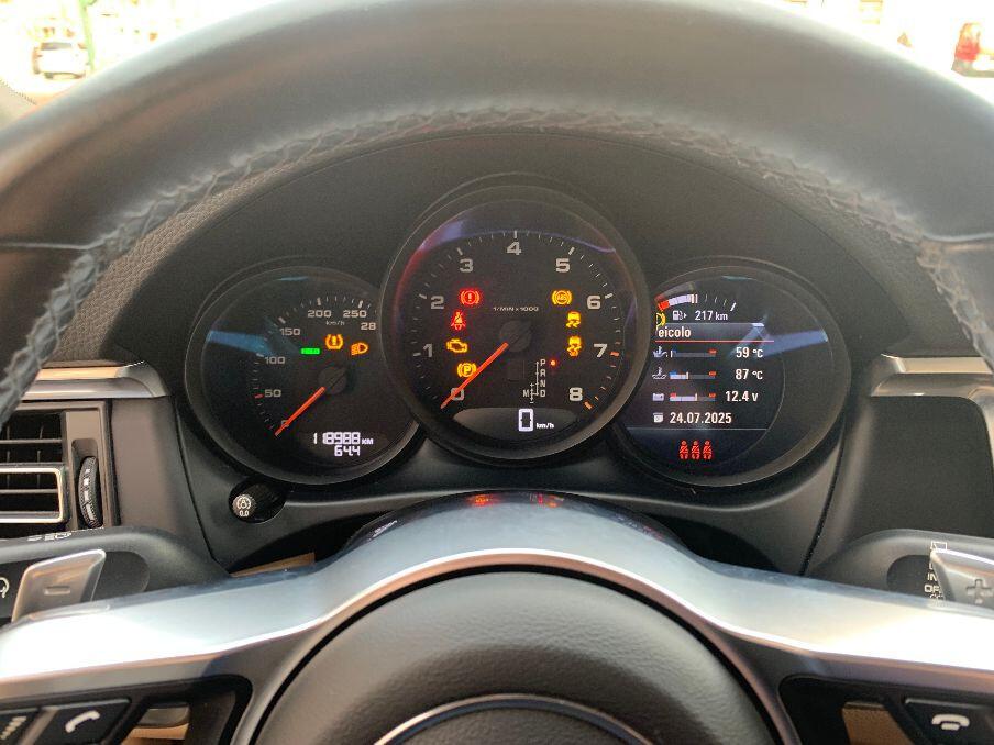 Porsche Macan 2.0 -IVA ESPOSTA