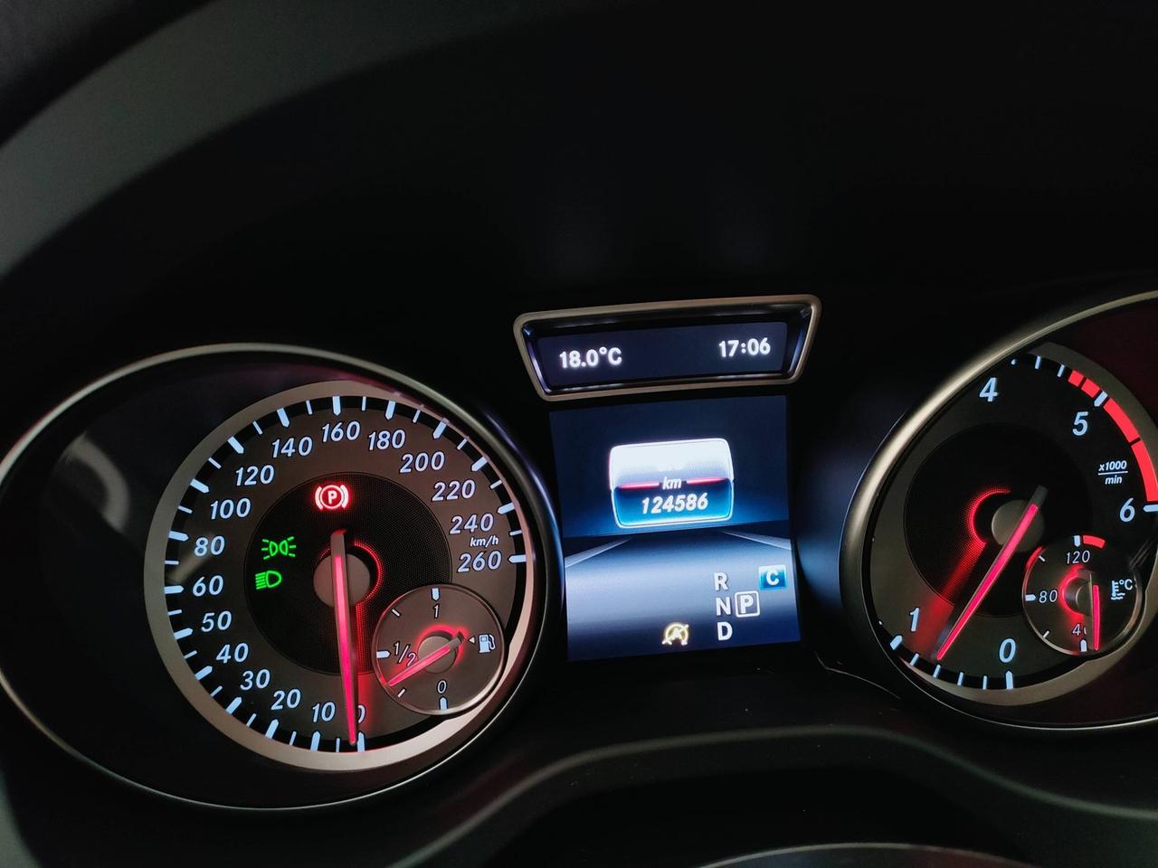 Mercedes-Benz GLA-X156 2014 - GLA 220 d Premium 4matic 177cv auto