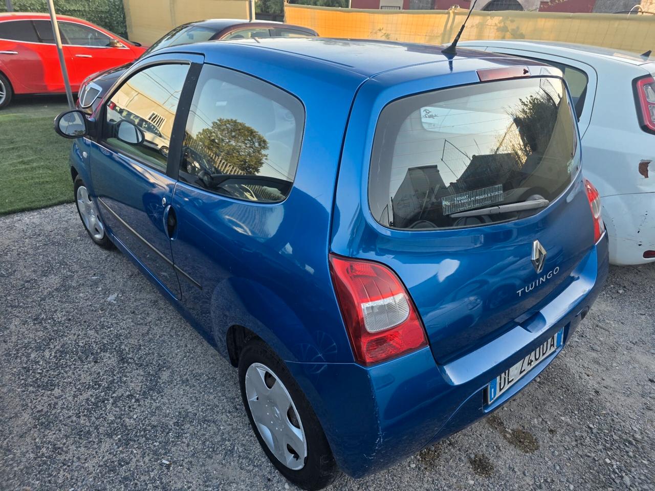 Renault Twingo 12 benzina neopatentati