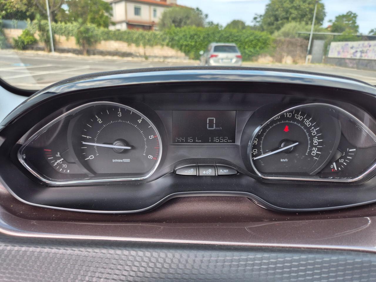 Peugeot 2008 1.6 e-HDi 92 CV Stop&Start Allure