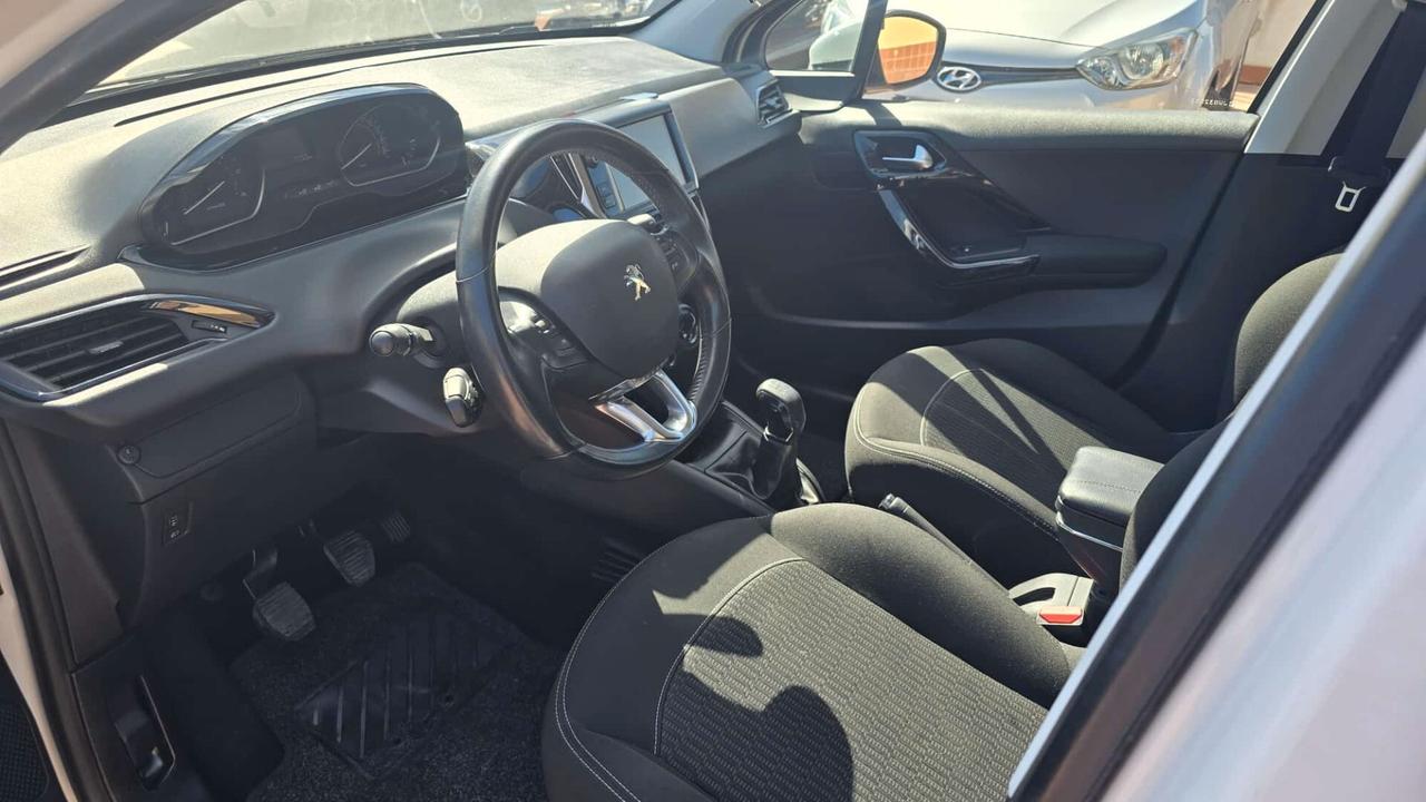 Peugeot 208 BlueHDi 75 5 porte allure