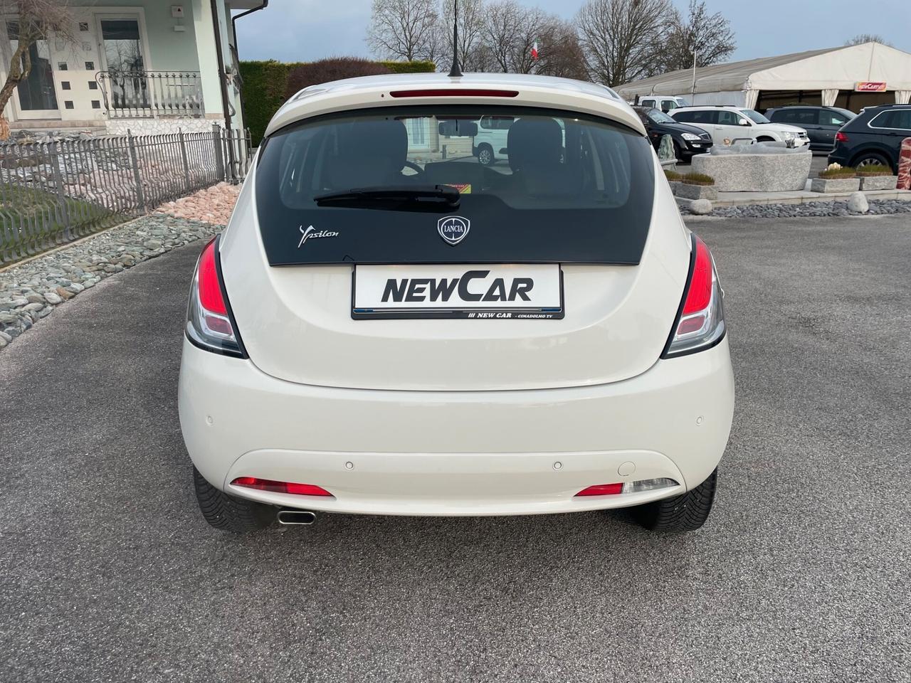 Lancia Ypsilon 1.2 69 CV 5 porte Platinum
