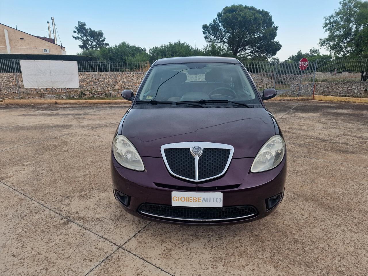 Lancia Ypsilon 1.3 MJT 75 CV Argento