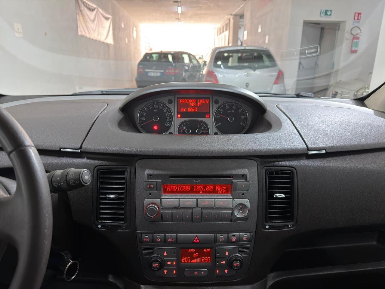 Lancia MUSA 1.4 16V SeS POLTRONA FRAU