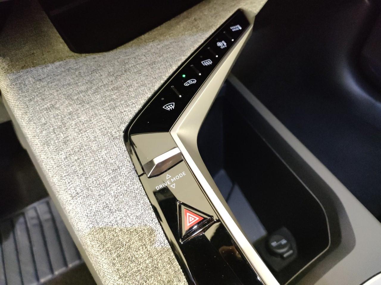 PEUGEOT 5008 1.2 hybrid Allure 145cv 7p.ti e-dcs6