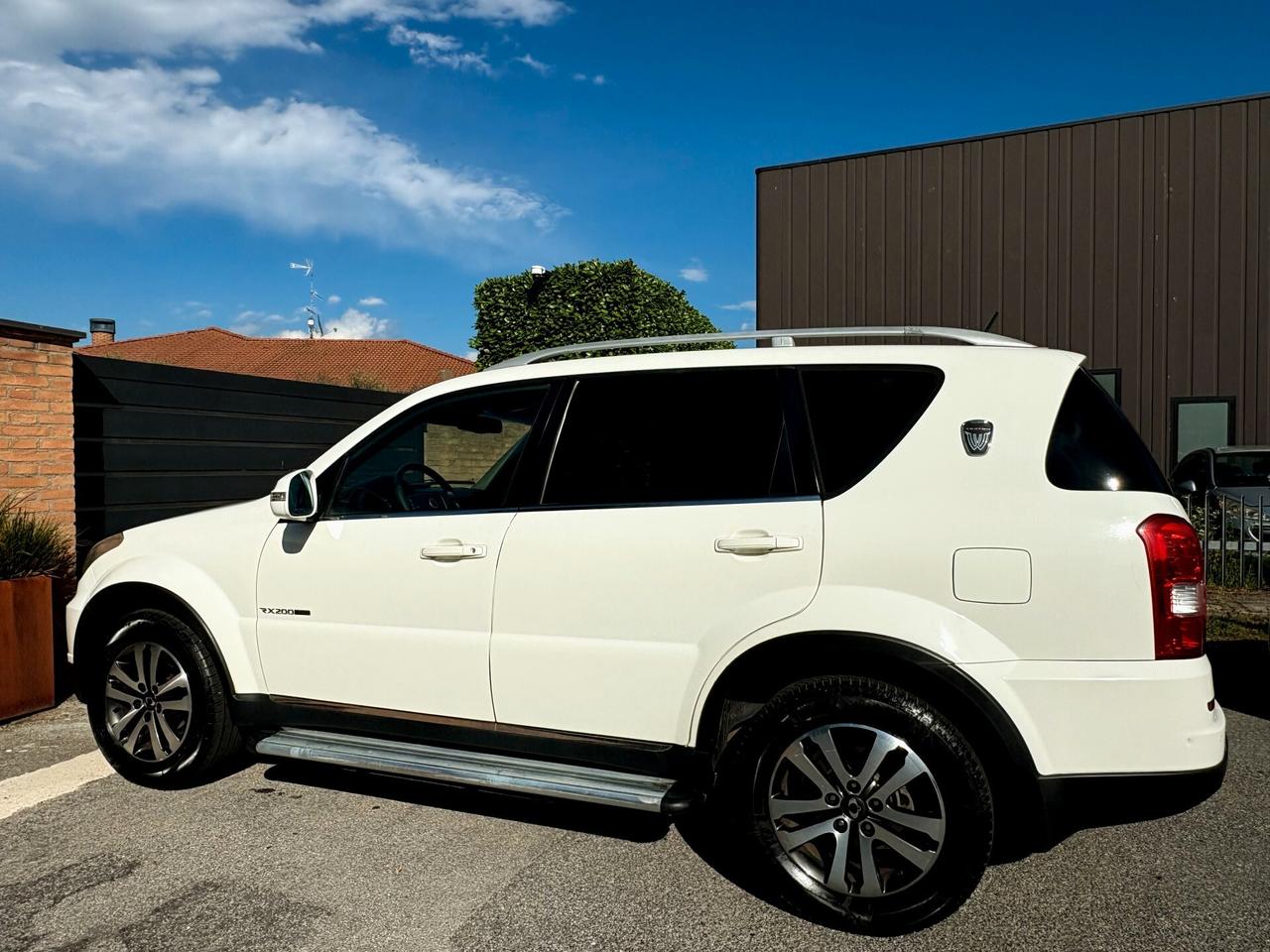 SSANGYONG REXTON 2.0D aut. 4x4 -7POSTI-2015