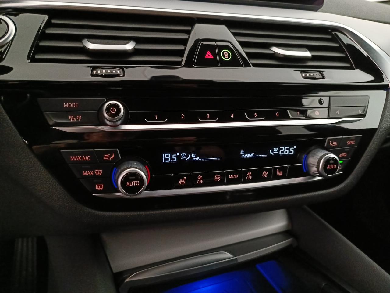 BMW 520d Touring mhev 48V xdrive Luxury auto