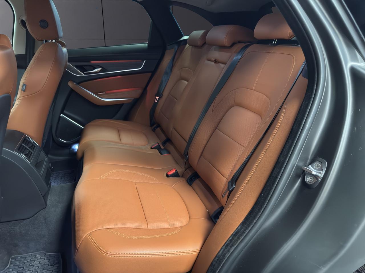 Jaguar F-Pace 2.0d i4 mhev R-Dynamic SE awd 204cv auto