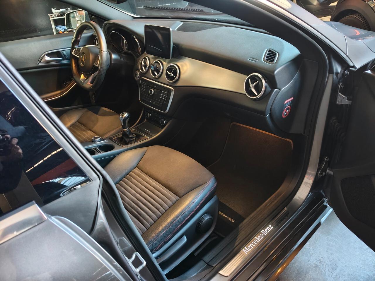 Mercedes-benz CLA 180 Premium