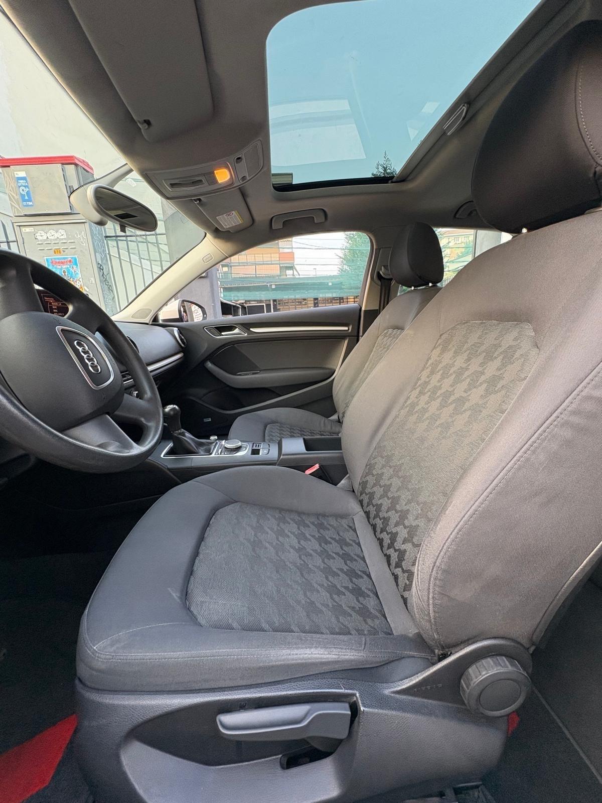 Audi A3 1.4 TFSI Young Sport Tetto panoramico