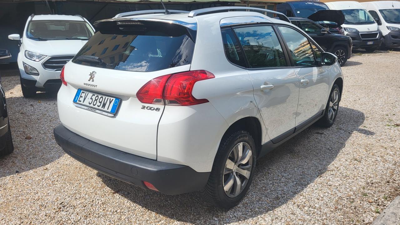 Peugeot 2008 1.2 VTi 82CV Allure