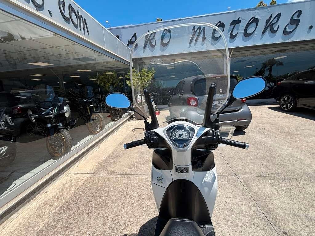 Honda SH Mode 125 2023 / KM 13.000 Tua a solo 19 Euro al mese