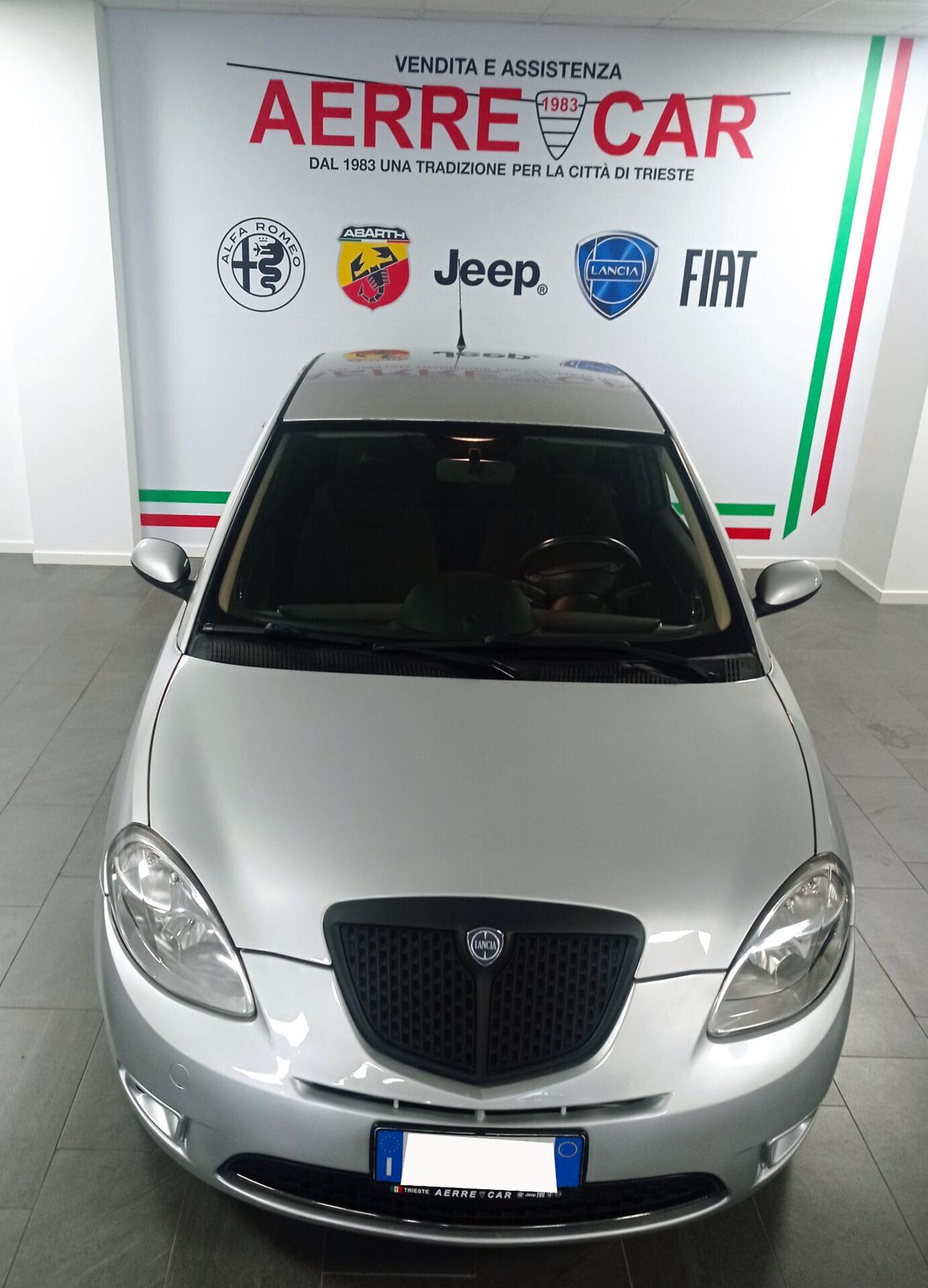 Lancia Ypsilon 1.4 16V Sport MomoDesign