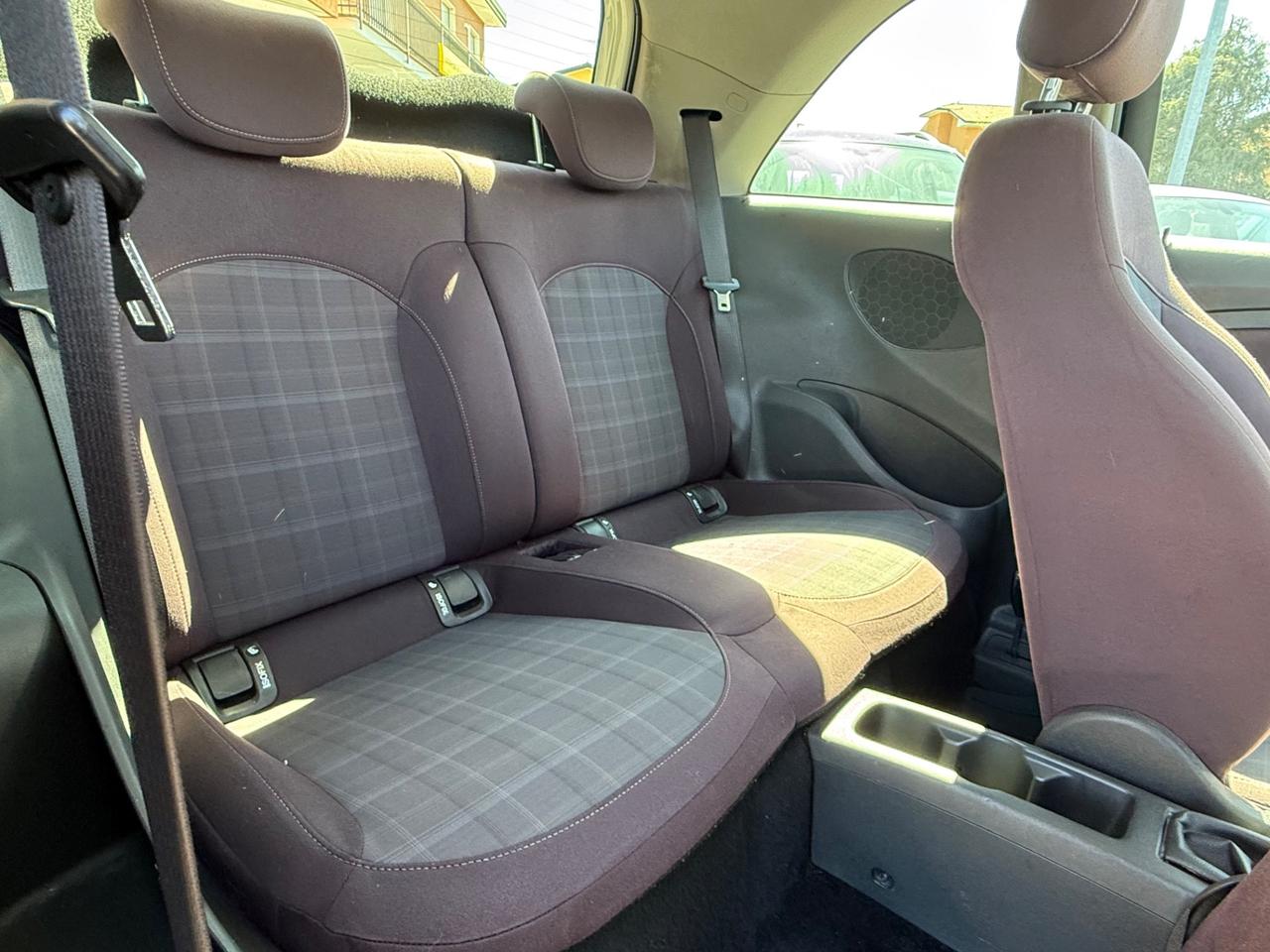 Opel Adam 1.2 70 CV Slam