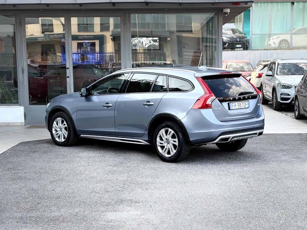 Volvo V60 Cross Country 2.0 Diesel 150CV E6 - 2017