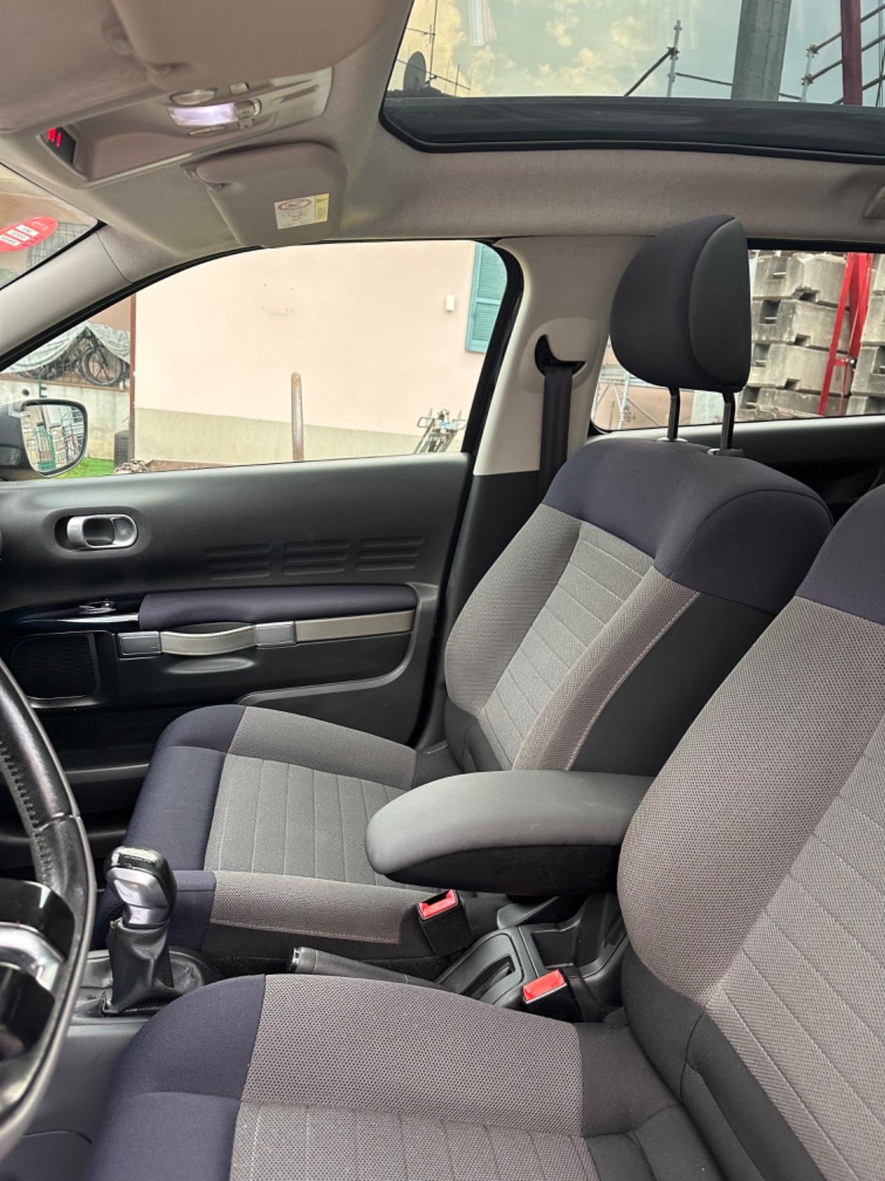 Citroen C4 CACTUS BLUEHDi 100 SHINE PANORAMA KMCERT