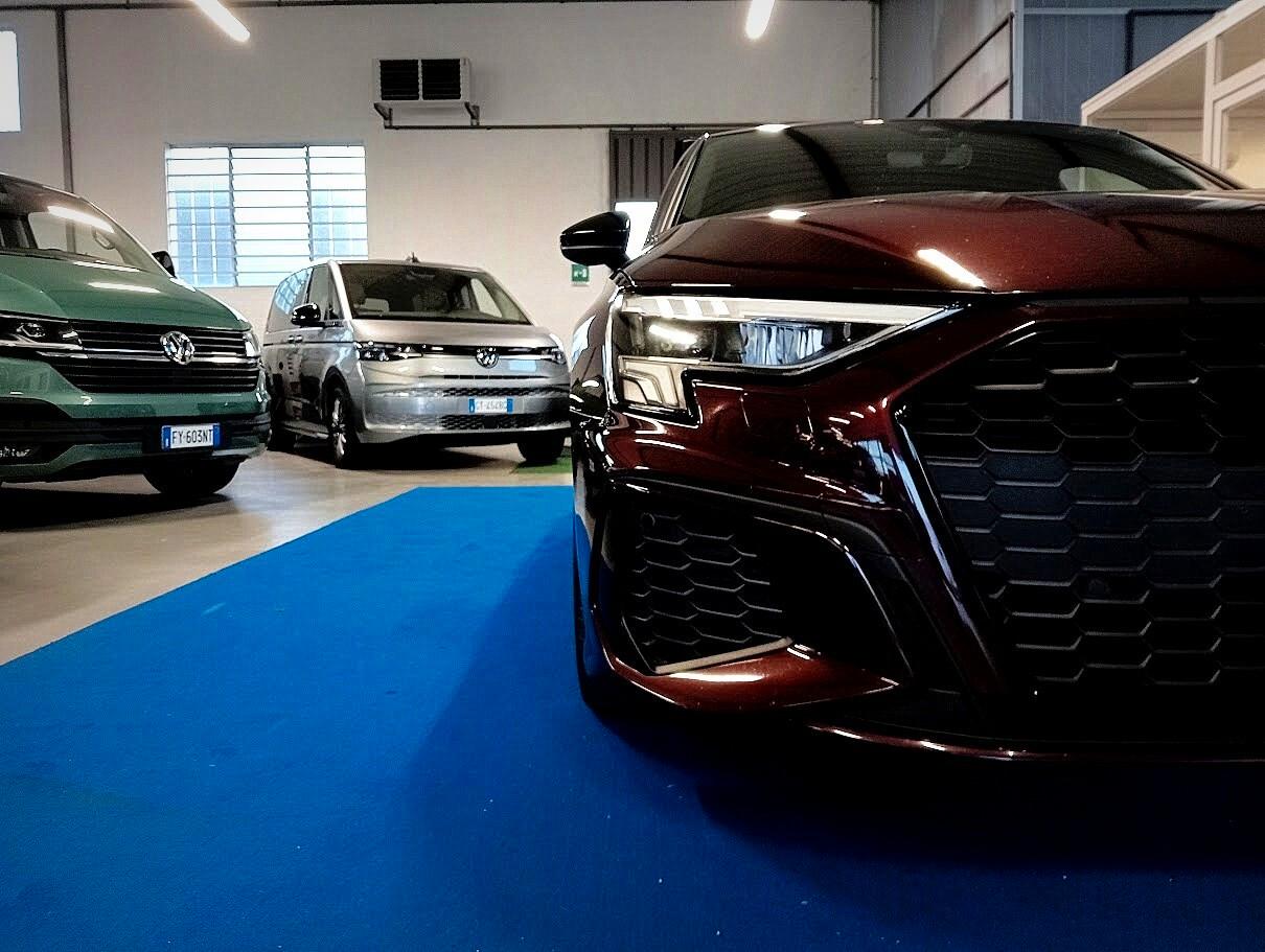 Audi A3 2.0 TDI SLINE EXCLUSIVE IDENTITY BLACK 19" MATRIX