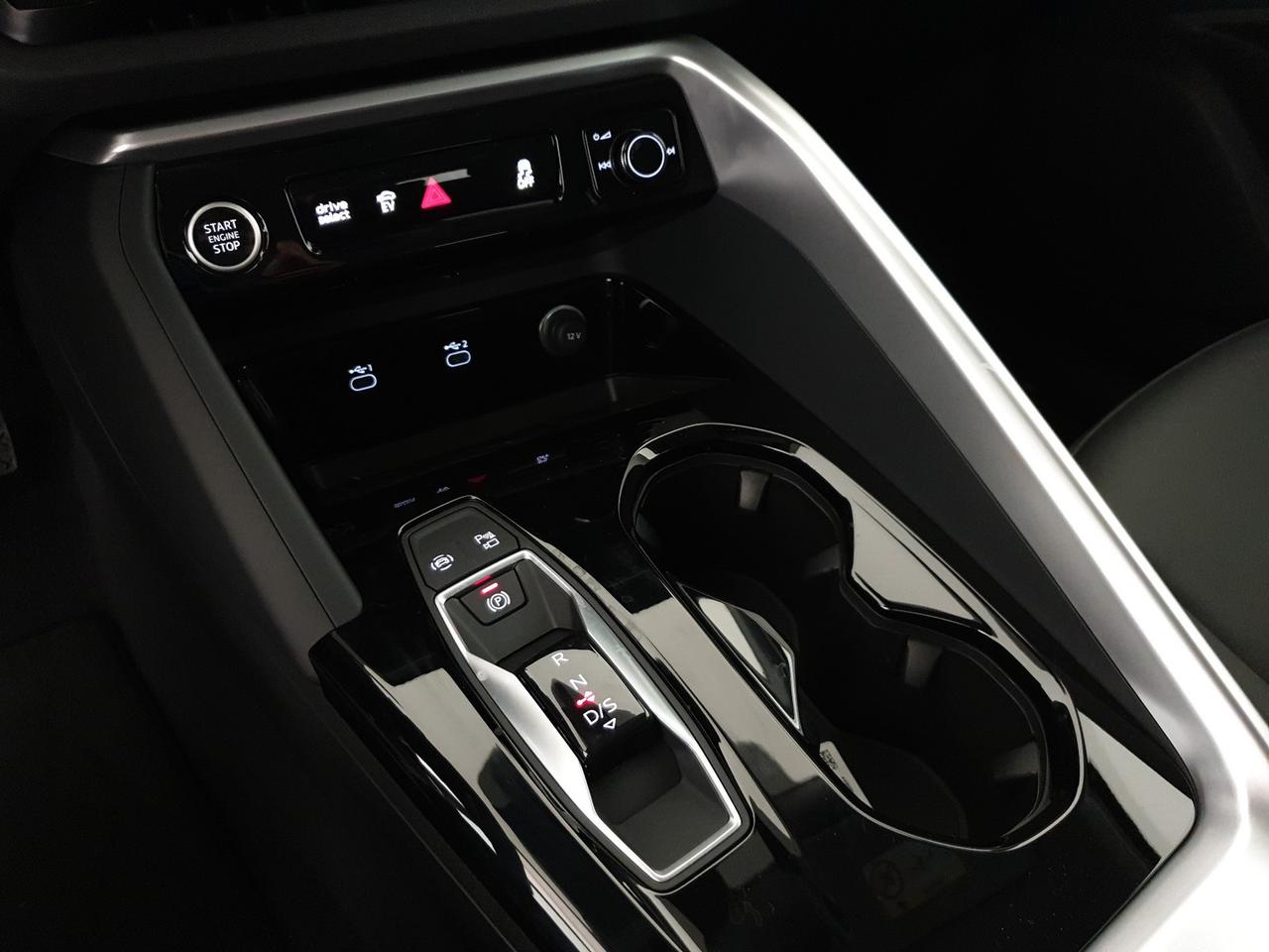 Spb 2.0e-hybrid 299CV quattro Str Business Advance