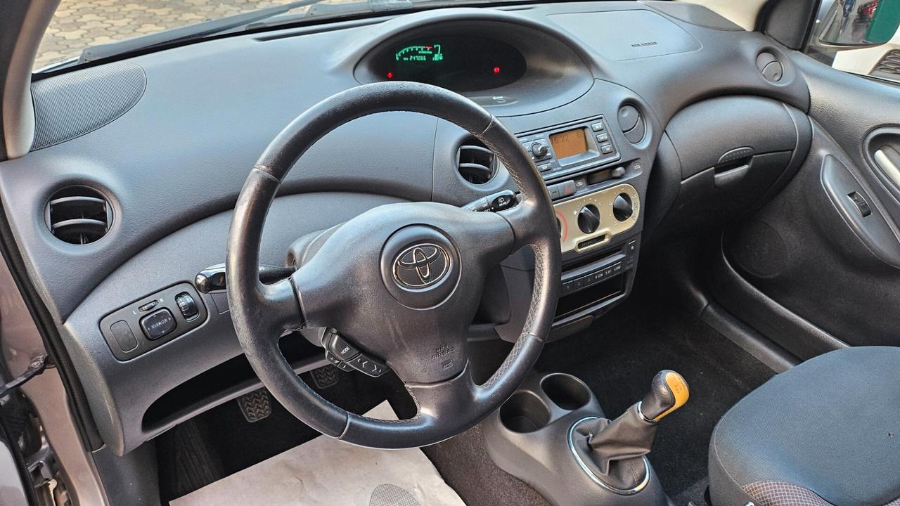 Toyota Yaris 1.0i 16V Targa GM849ZJ