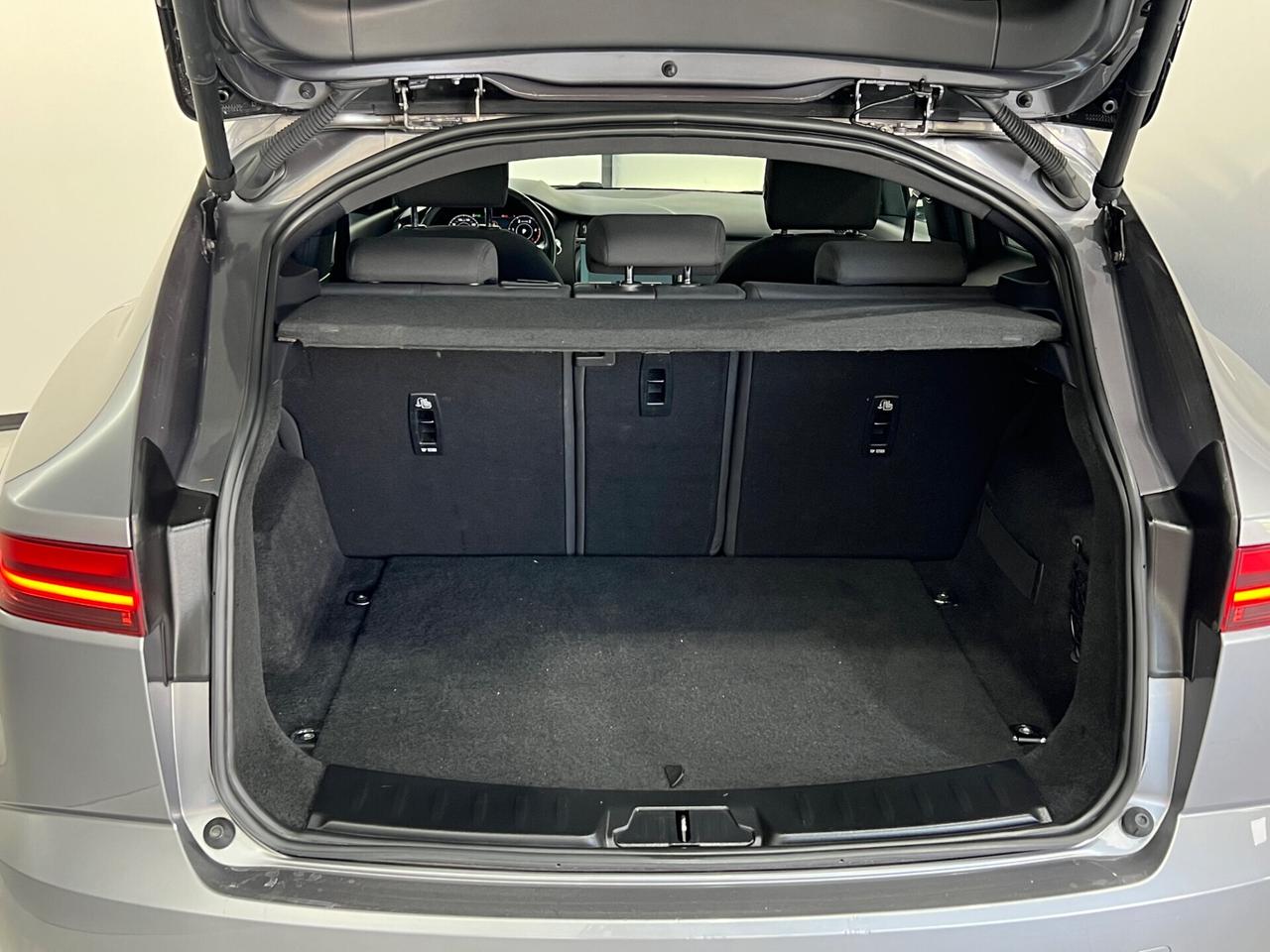 Jaguar E-Pace 2.0D I4 163 CV R-Dynamic S