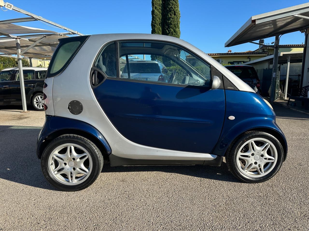 Smart 700 city-coupé pure (45 kW)