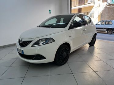 Lancia Ypsilon 1.0 FireFly 5 porte S&S Hybrid Ecochic Silver 2022