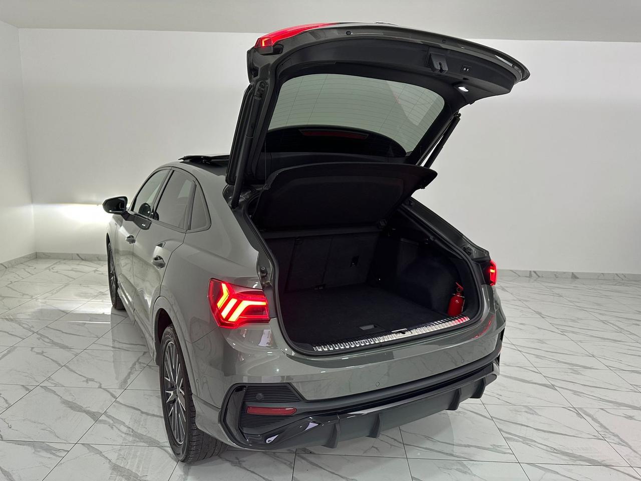 AUDI Q3 SPORTBACK S-LINE TETTO/LUCI AMBIENTE/360°
