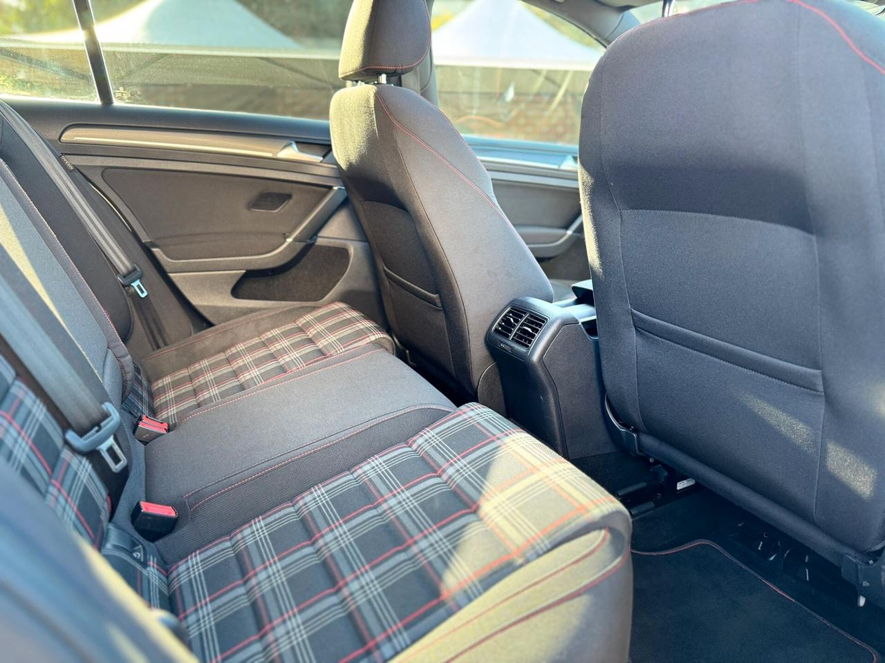 Volkswagen Golf GTI Performance 2.0 245 CV TSI DSG 5p. BMT