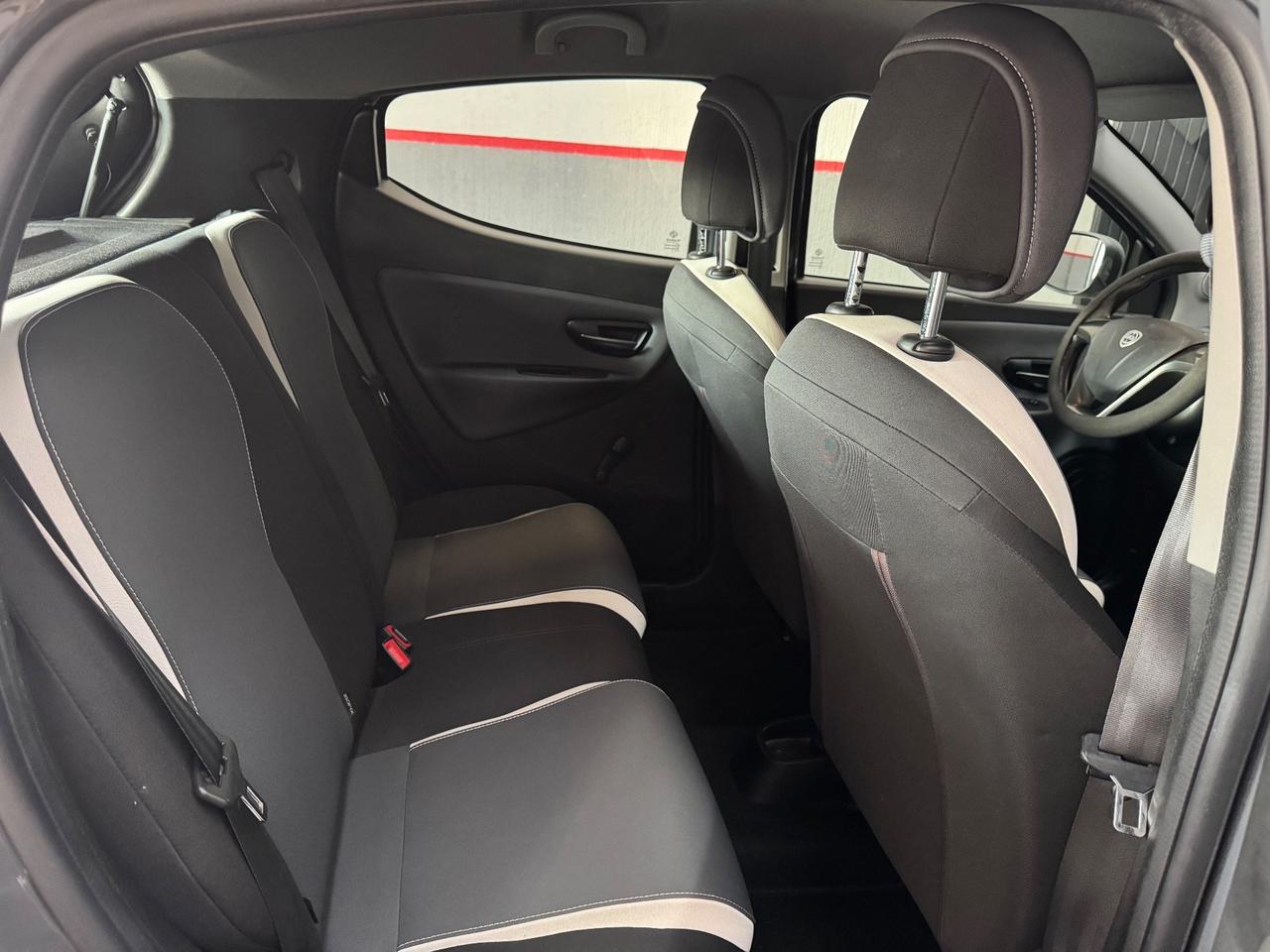 Lancia Ypsilon 0.9 TwinAir 85 CV 5 porte Metano Ecochic Gold