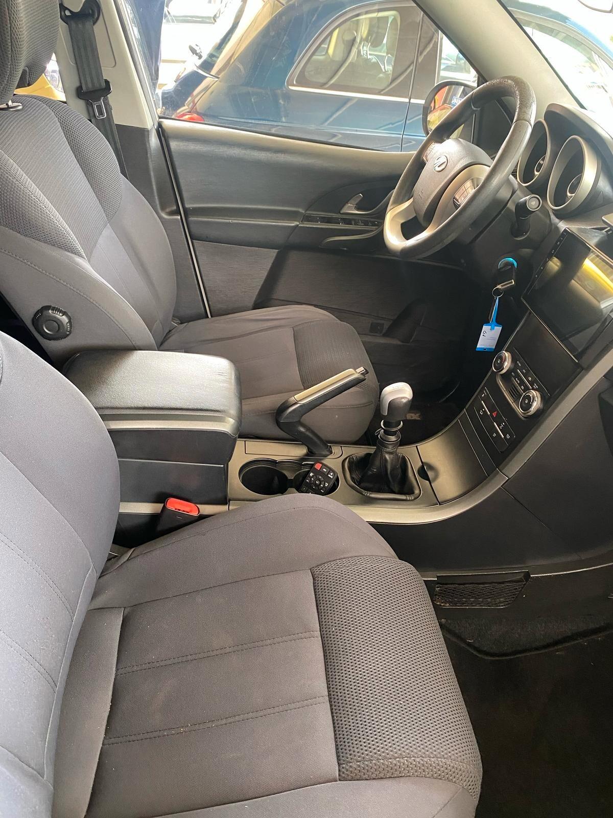 Mahindra XUV500 2.2 16V FWD W6