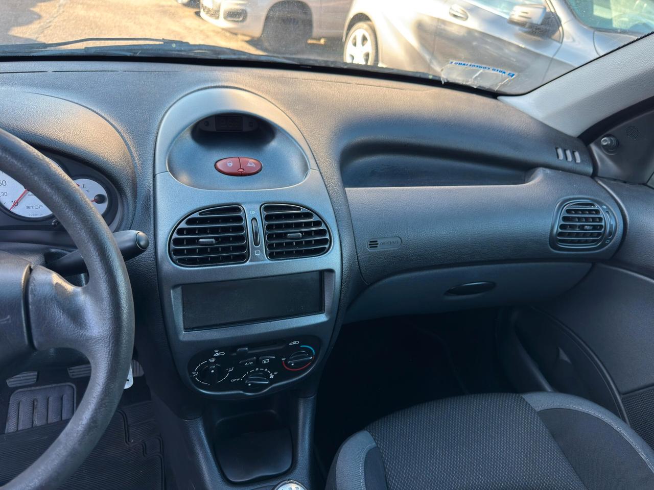 Peugeot 206 1.4 5p. Sweet Years