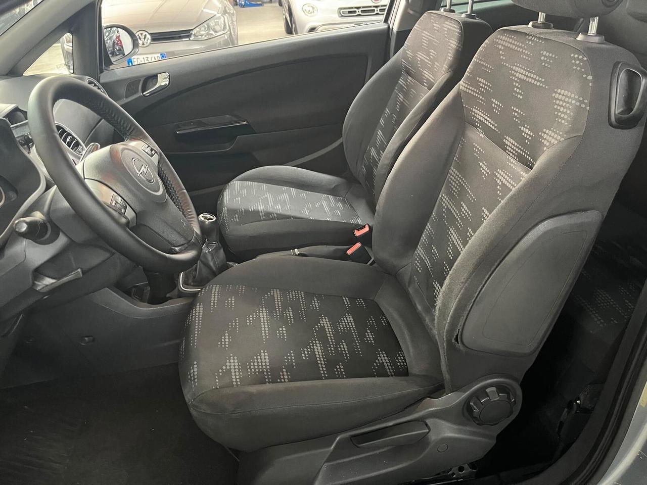 Opel Corsa 1.2 3 porte