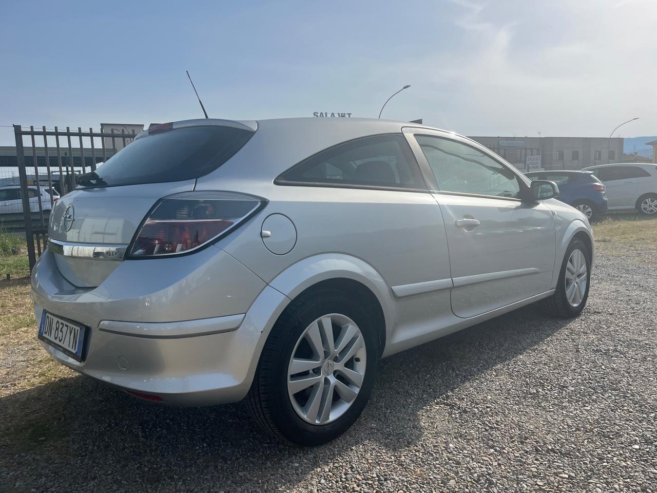 Opel Astra GTC 1.6 16V VVT 3 porte Cosmo