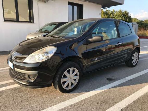 Renault Clio 1.5 dCi 105CV 3 porte Initiale: prezzo e scheda tecnica 